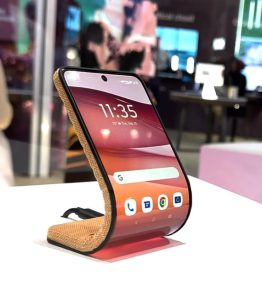 Smartphone plegable presentado en el Mobile World Congress 2024